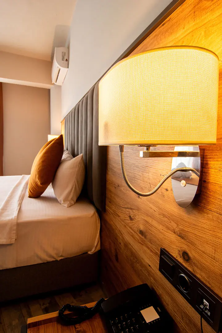 Deluxe Kara Manzaralı Oda