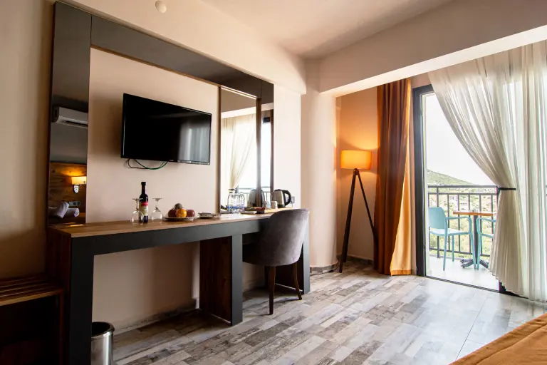 Deluxe Kara Manzaralı Oda