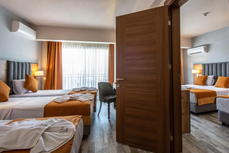 Superior Deniz Manzaralı Aile Odası