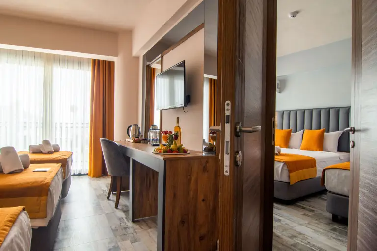 Superior Deniz Manzaralı Aile Odası